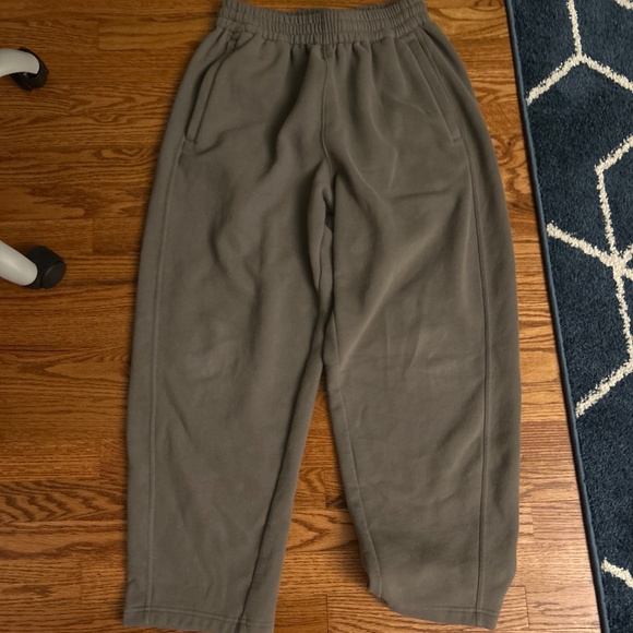 Baggy sweatpants - Picture 1 of 2